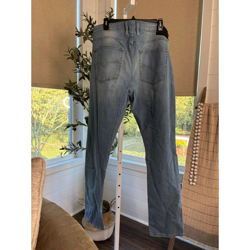 F13. Men’s Guess Denim Jeans, Light Wash, Factory Distressed, Slim Tapered, 38